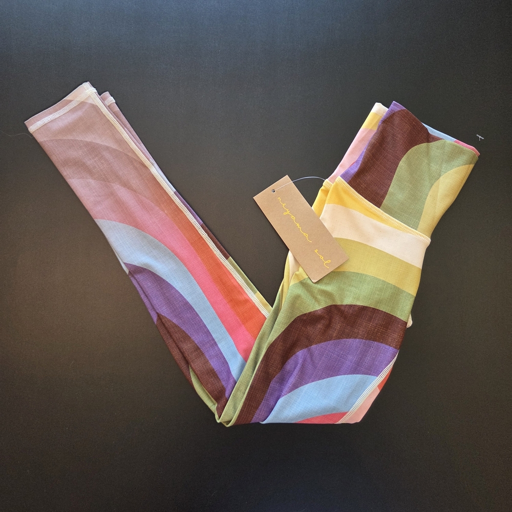New $92 MSRP Niyama Sol Barefoot Laurie Rainbow Swirl Leggings, XS Extra Small - Picture 4 of 7